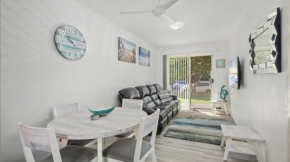 Sand and Sea 1 - Opposite Sawtell's Main Beach & Steps to Cafes, Restaurants & Boutiques!